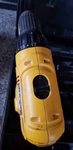 Винтоверт Dewalt DC728