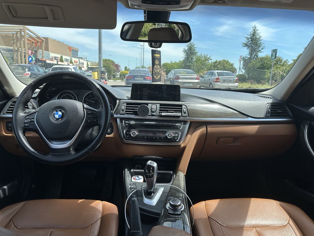 BMW F30/Pachet Luxuy/ Anul fabricatiei 2012 prima inmatriculare 2014