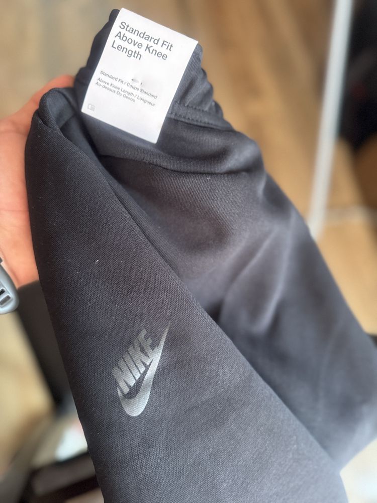 НАМАЛЕНИЕ! (XL) Nike Tech fleece къси панталони