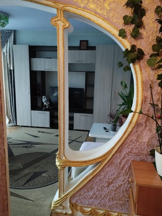 Сдам 1.5 комнатную квартиру на Бурова на длительный срок.