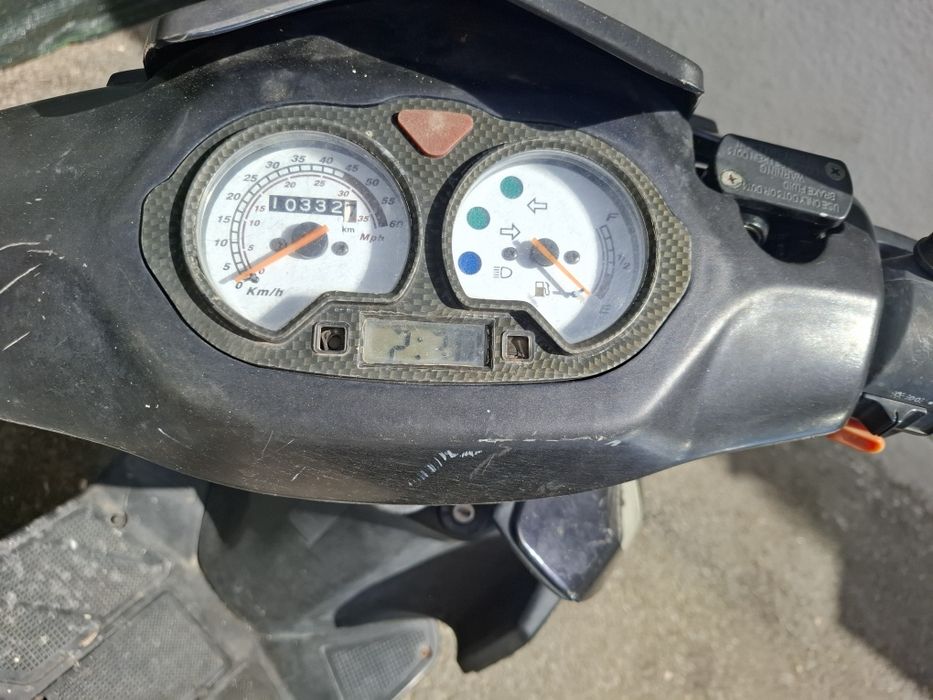 Vând scuter 4t  funcționează perfect