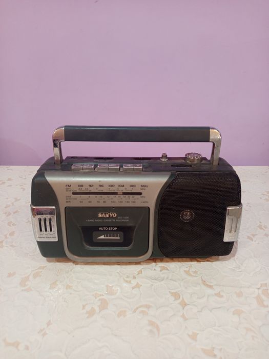 Магнитола срочно .