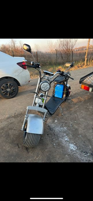 Vand 2000 lei , nu tine bateria , trebuie schimbată mai multe la tel