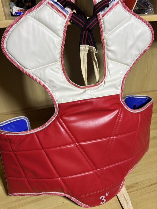 Продам защиту для тайквондо.