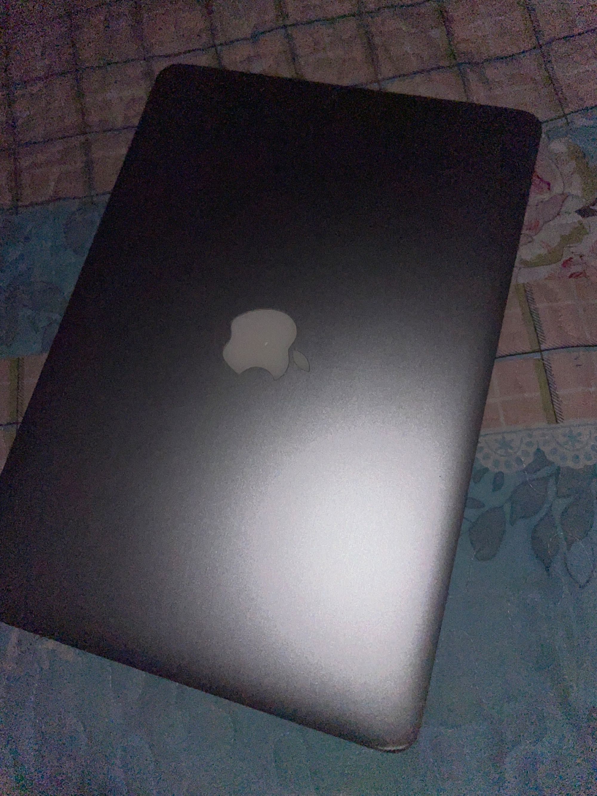 Mac book holati ideal