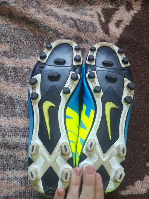 Adidasi fotbal Nike mercurial