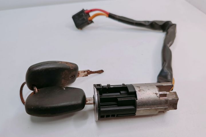 Contact de Pornire  cu Cheie 36451600 Dacia Logan a 2-a generatie ser