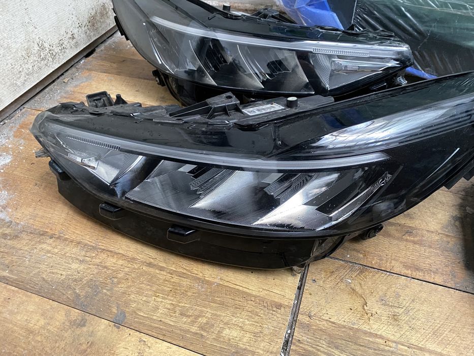 Far Ford kuga 3 facelift 2024 , 2025 faruri stanga dreapta