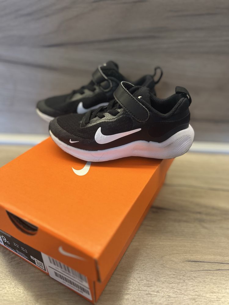 Zara, Nike детски обувки момче