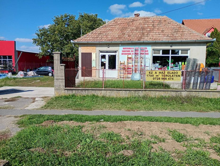 Vând casa la Roșiori