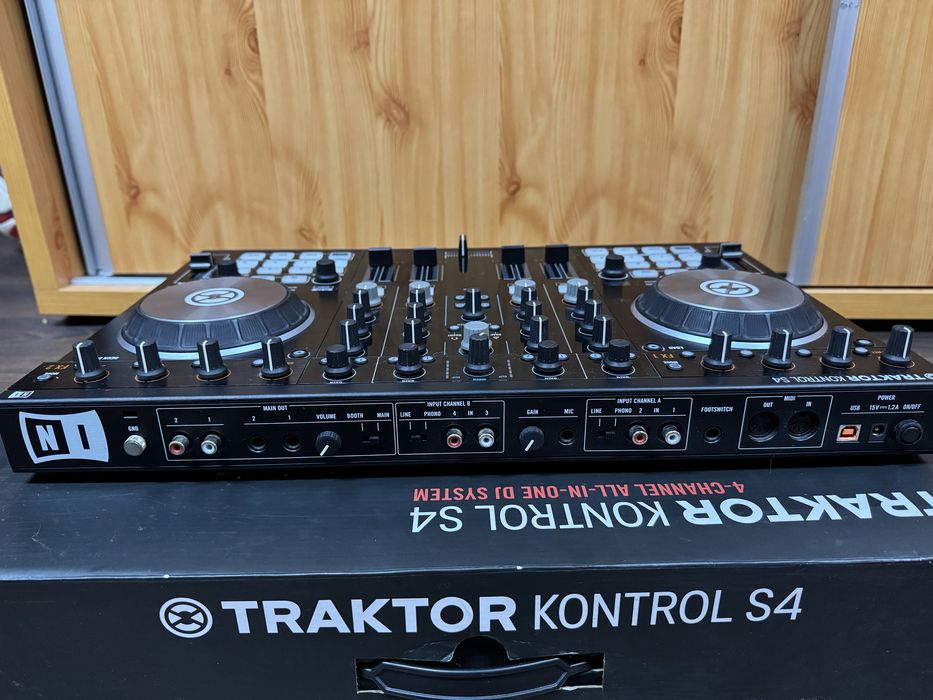 Placa Dj Traktor Kontrol S4 mk2
