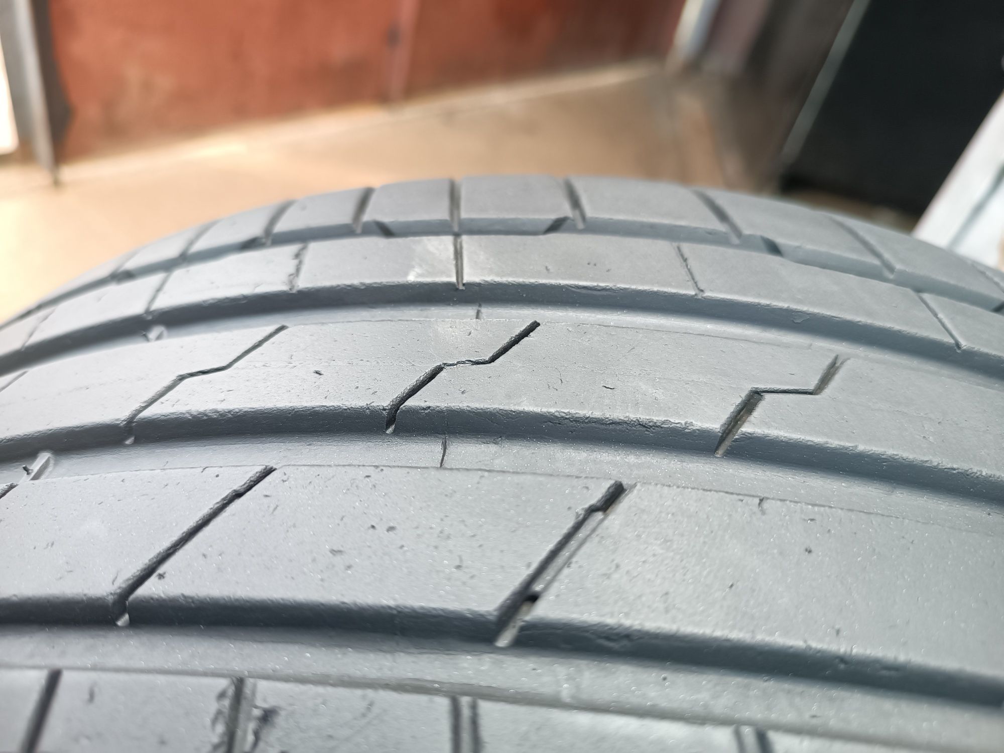 225/45/19 Hankook Дот 1022