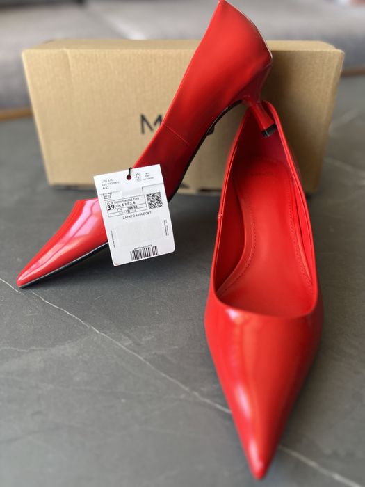 Нови обувки Mango