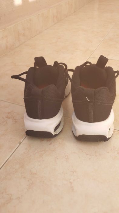 Маратонки Nike 35,5