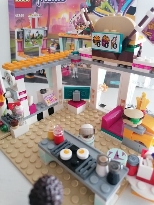 Lego Friends 41349 Дрифт вечеря
