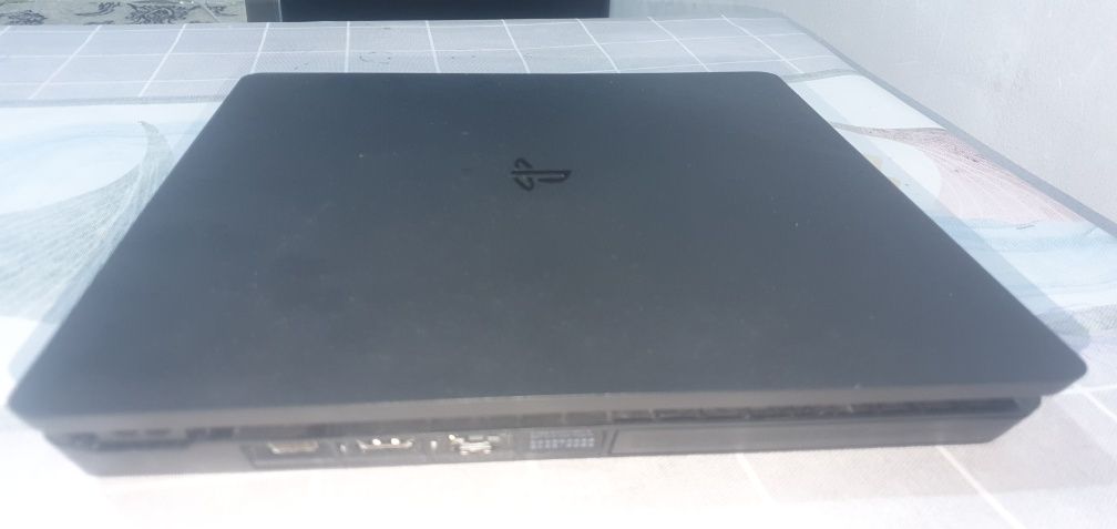 Playstation 4 pro 1 tb