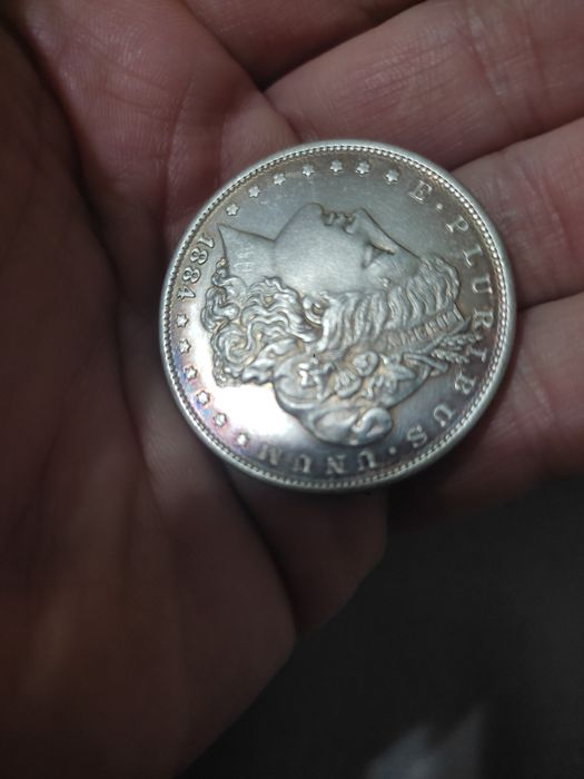 Продавам американски сребърен долар