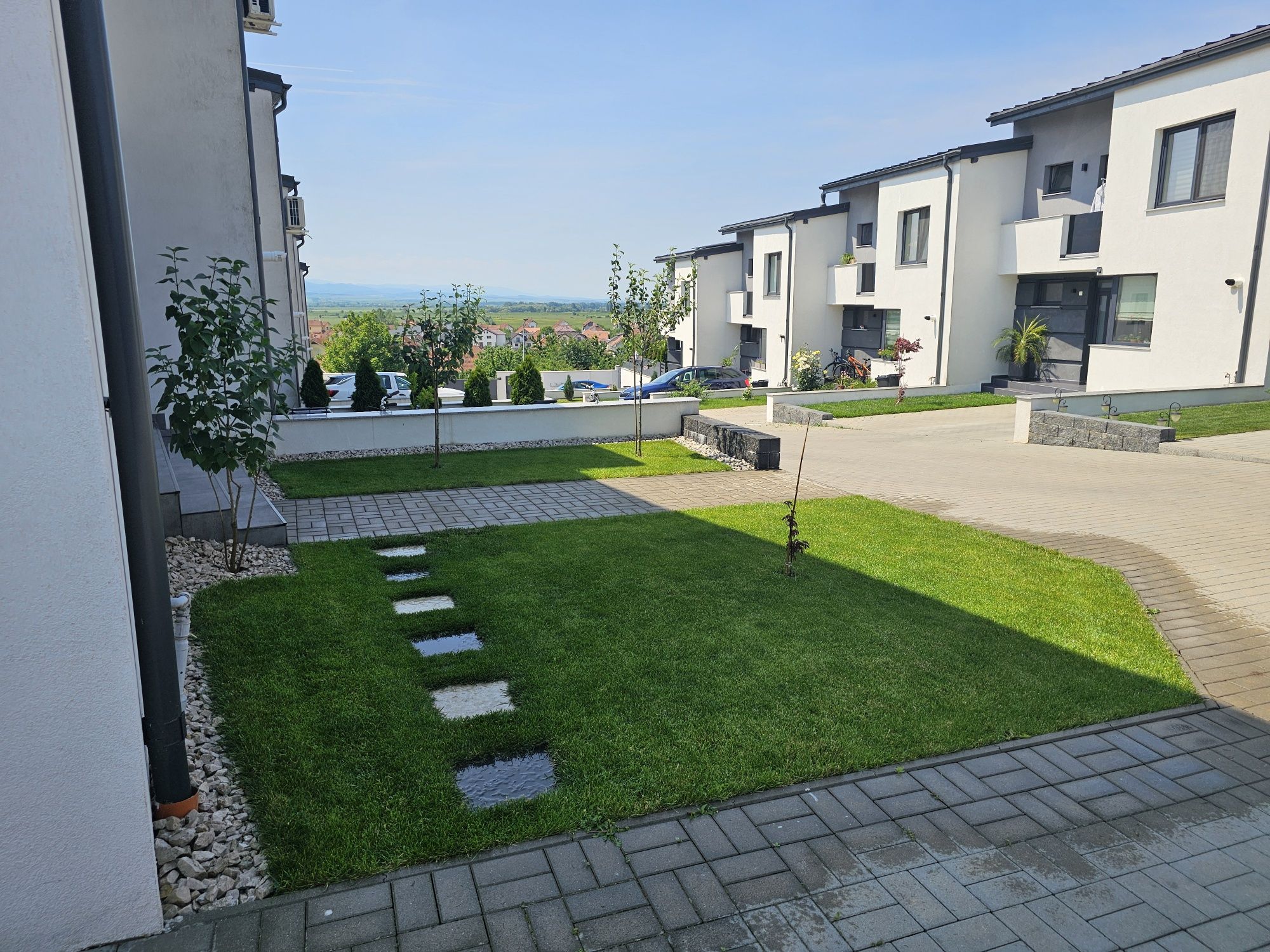 PF Vand Casa insiruita colt superba