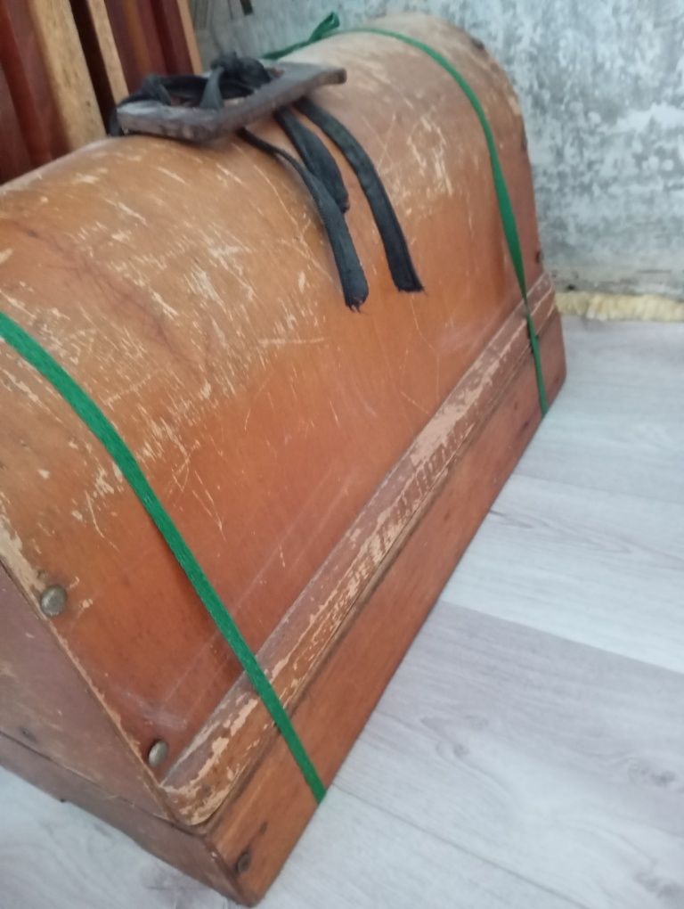 Продам швейную машинку