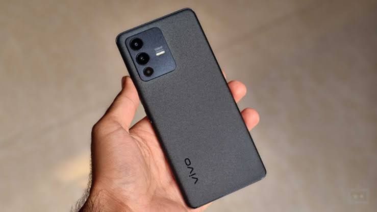 Почти новый телефон