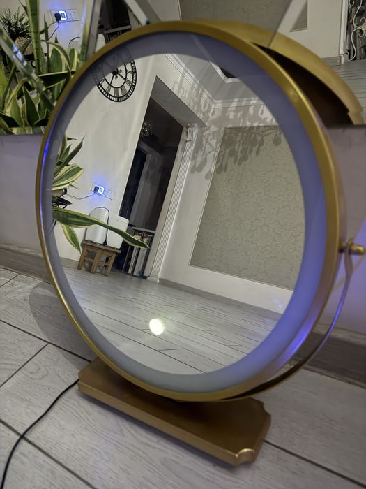 Продам зеркало с подсветкой три режима