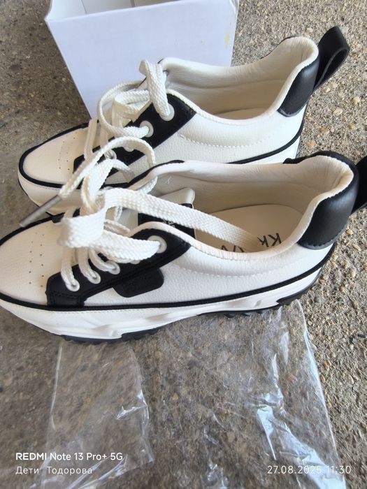 Продавам чисто нови,дамски кецове,маратонки.