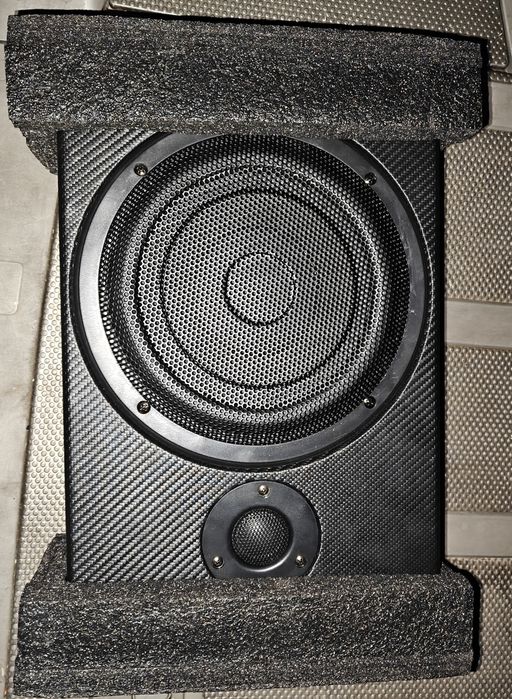 Сабвуфер под сиденье, буфер