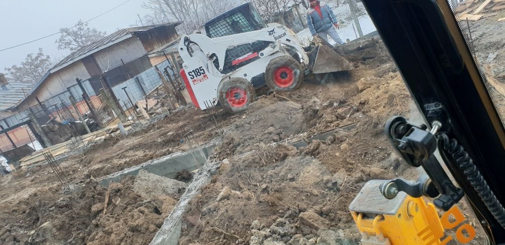 Inchiriez bobcat S 130