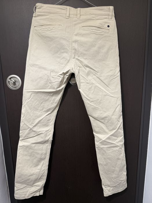 Pantaloni chino premium + bratara cadou