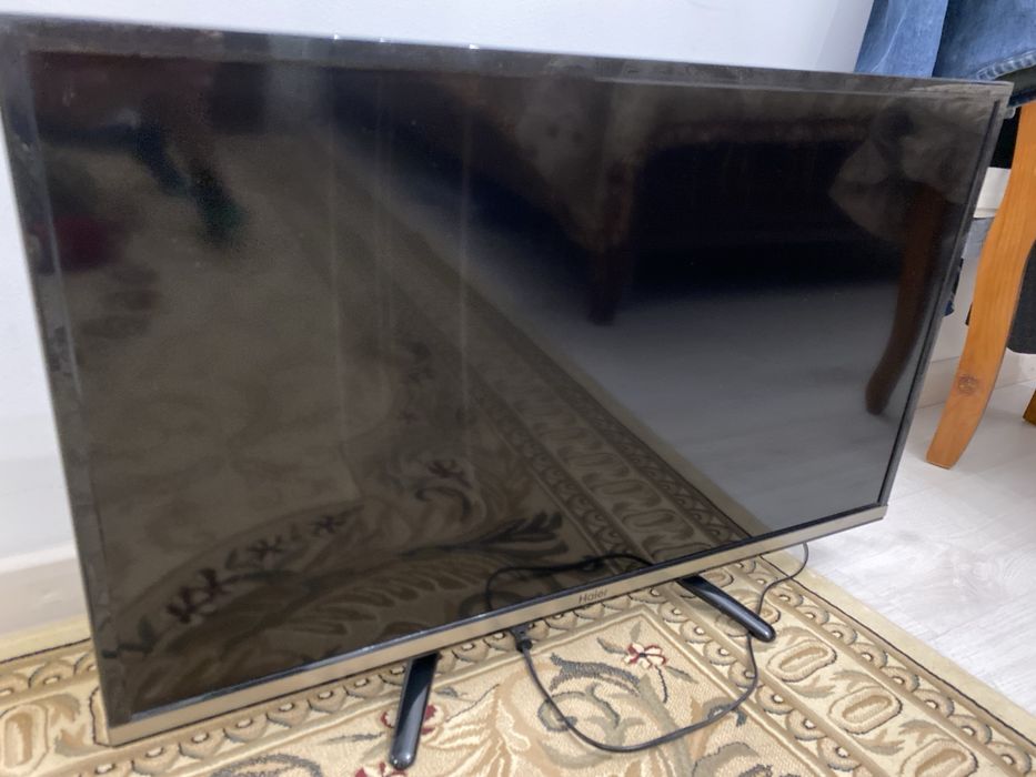 Продам на запчасти телевизор Haier