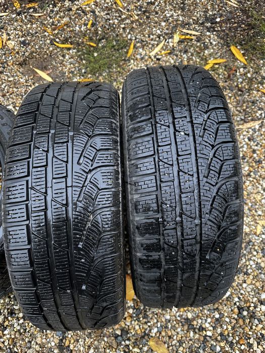 Caucicuri iarna 205/55/17 pirelli sotozero