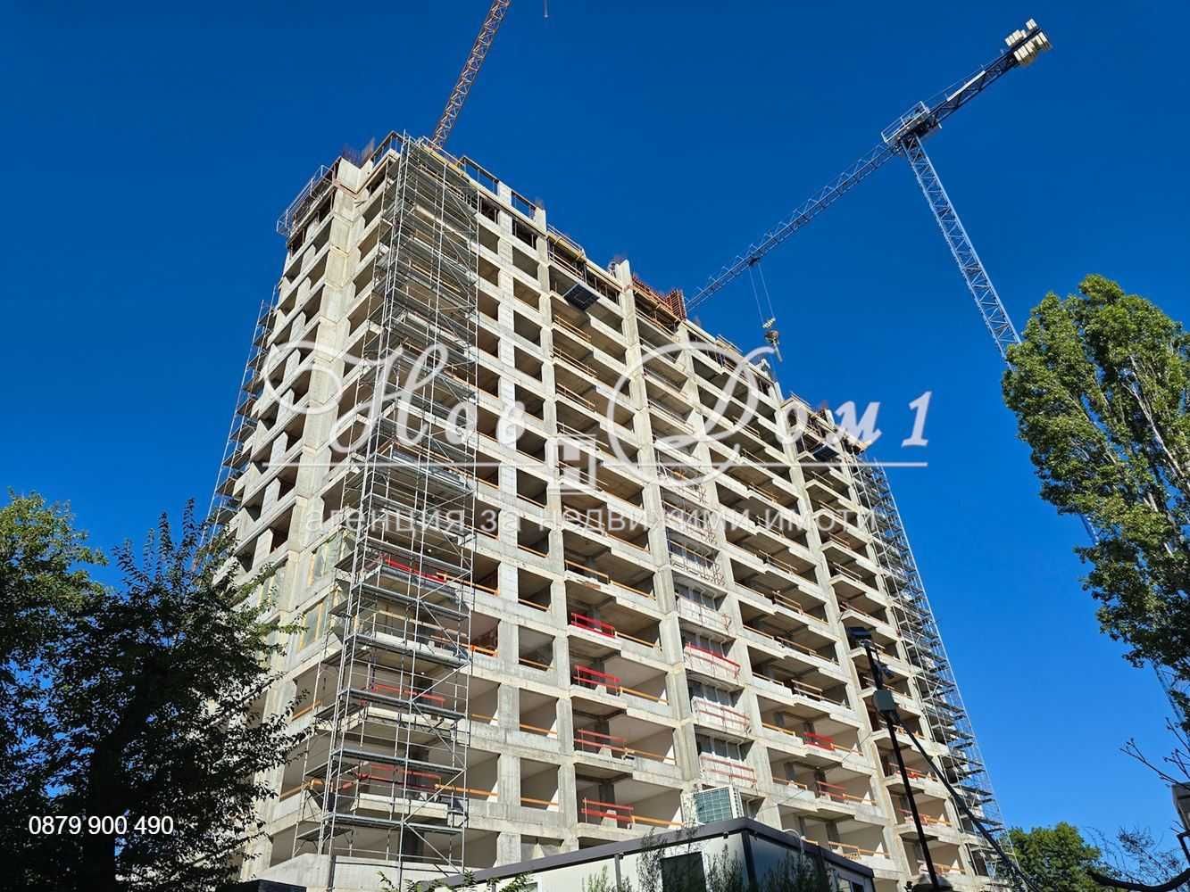 Идеално местоположение / 26 m2 - Дневна / 12 m2 - Спалня