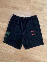 Pantaloni scurti negri Nike