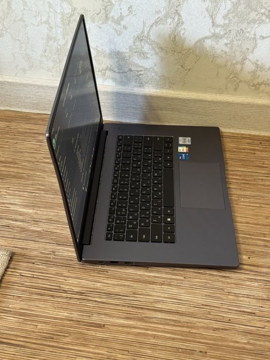 Huawei Matebook D15 intel(R) Core(TM) i5-1135G7