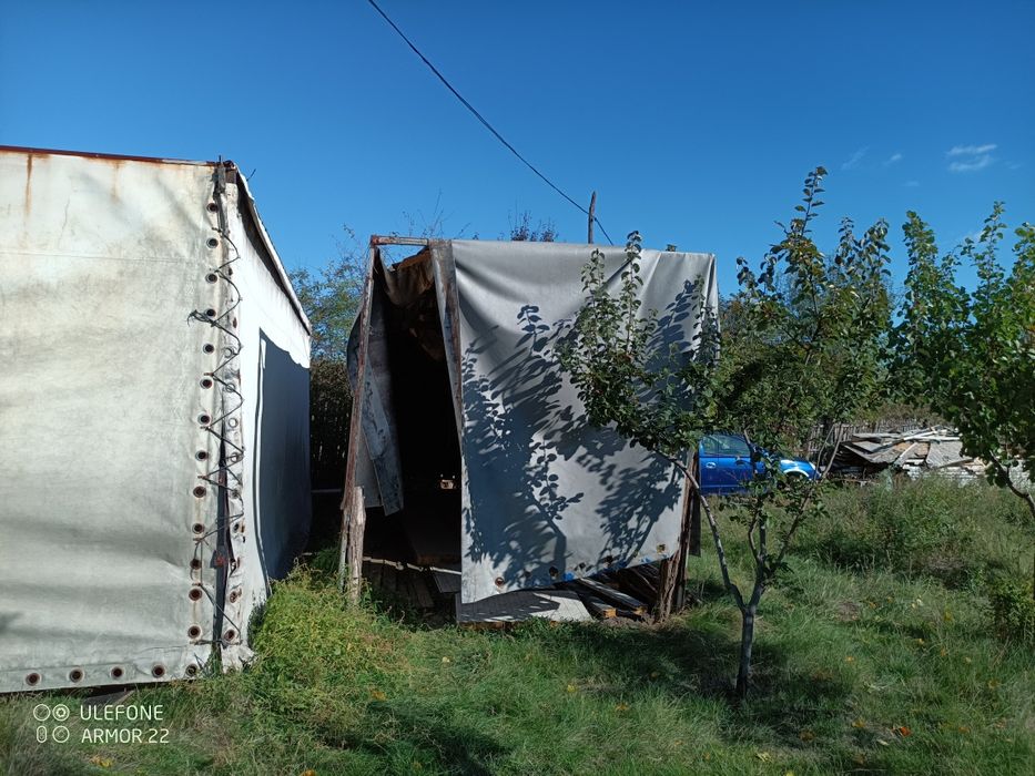 Prelata ieftin cu stelaj