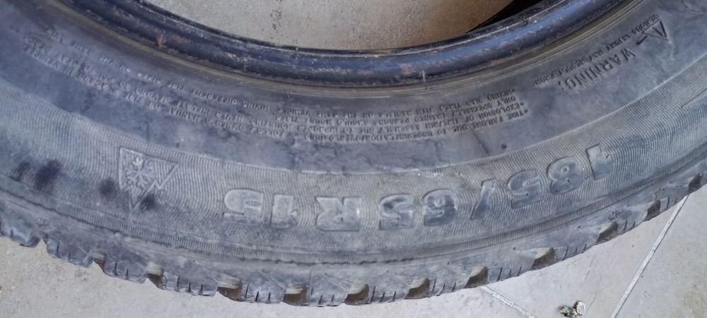 Vând 4 cauciucuri Michelin de iarnă 185.65.15