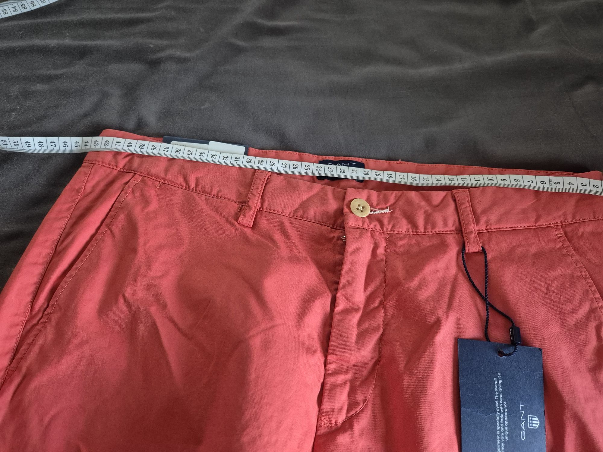 Продавам нов мъжки панталона GANT