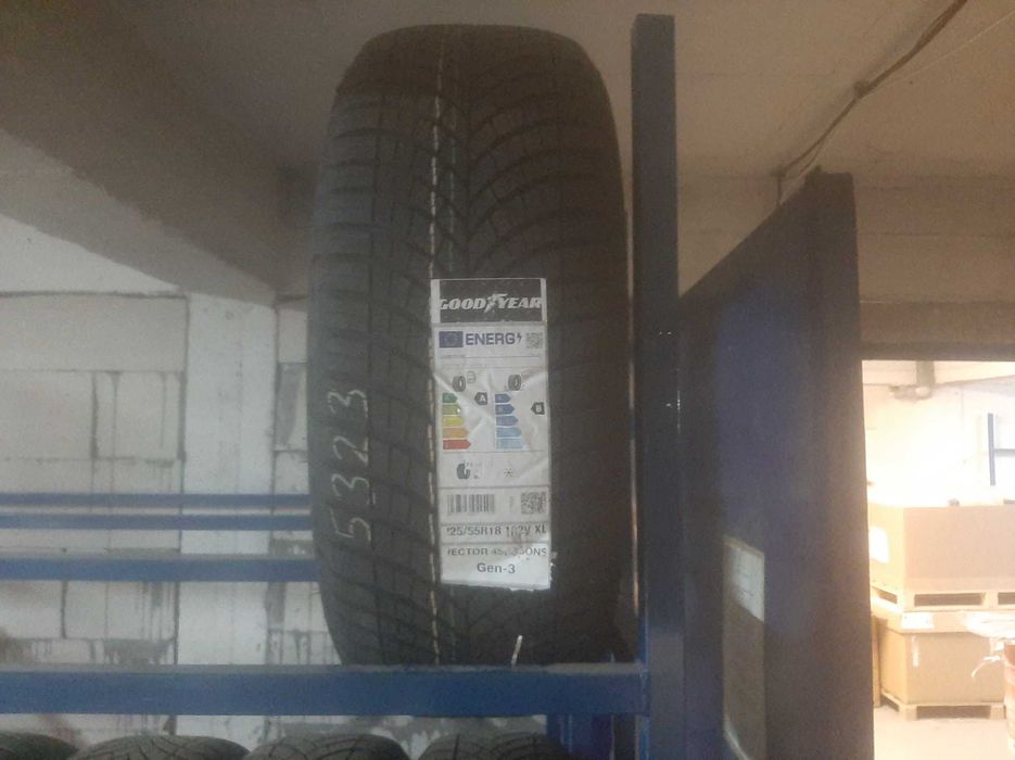 Всесезонна гума Goodyear Vector 4 Season Gen 3 225/55 R18 102V