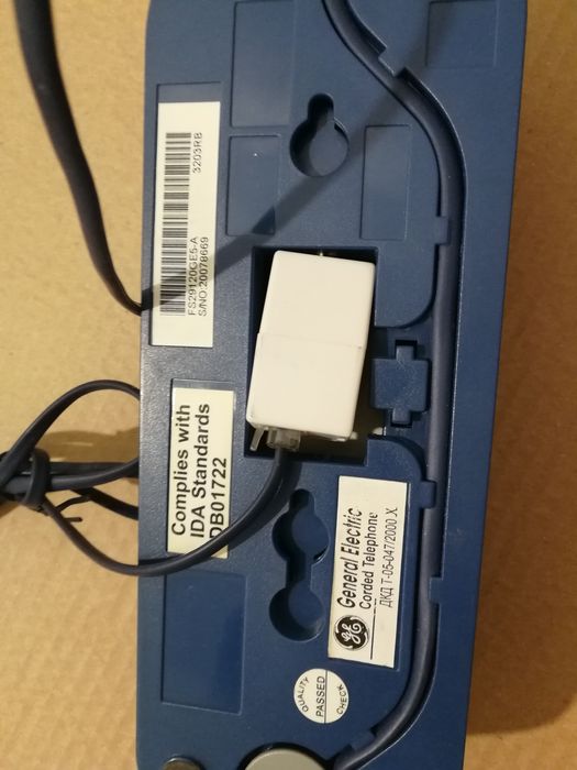 Телефони с големи бутони, работещи и с тонално избиране