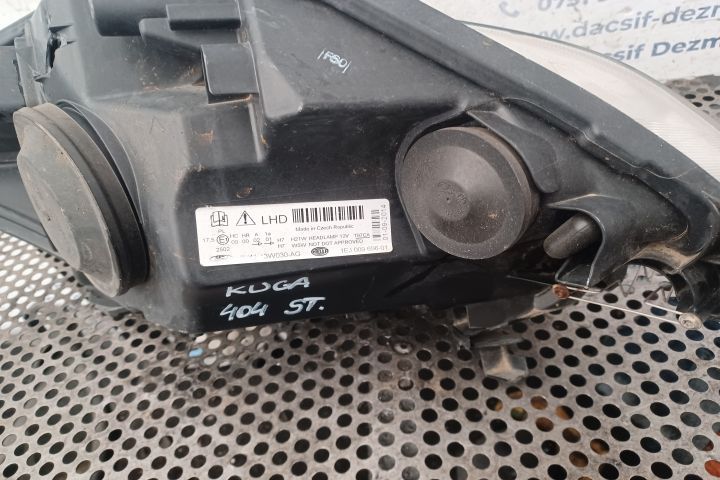Far stanga Ford Kuga 1  [din 2008 pana  2013] seria Crossover 2.0 TDCi MT (140 hp)