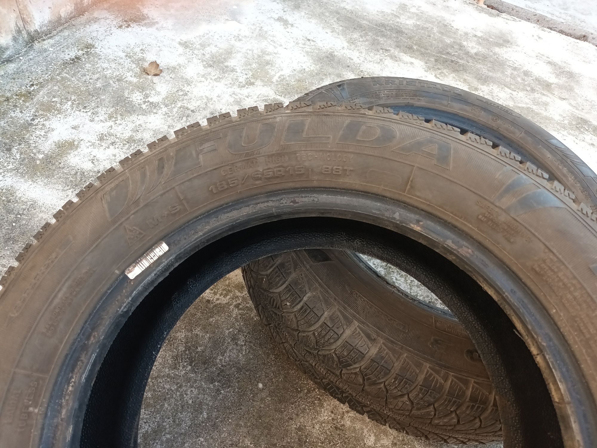 Продавам зимни гуми 185/65 R15