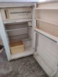 Холодильник Саратов Россия в рабочим состоянии