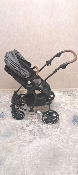 Продам прогулочную коляску 2в1