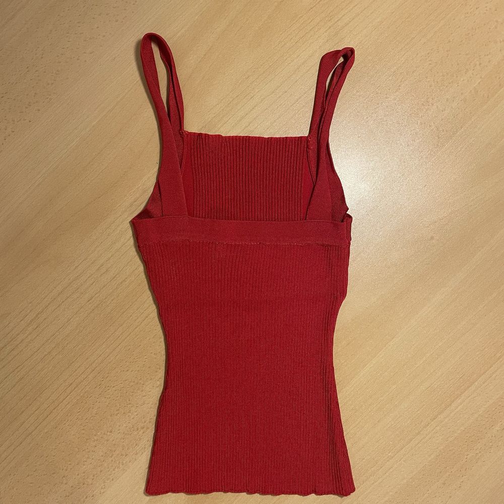 Различни топове Zara, H&M