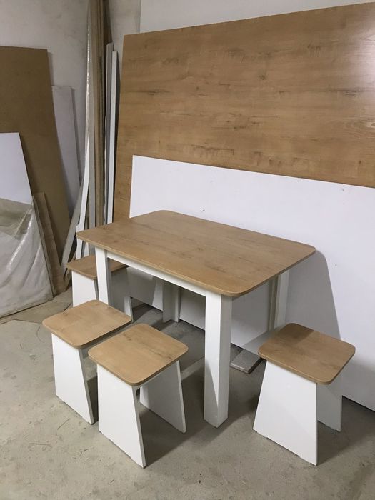 Стол кухонный табуретки