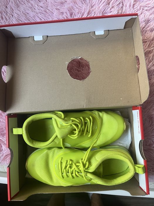 AIR MAX THEA- електриково жълто