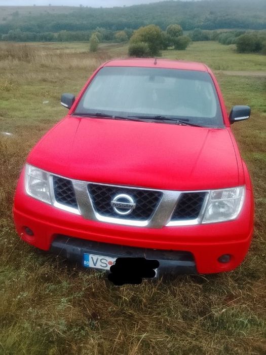 Vând Nissan Navara