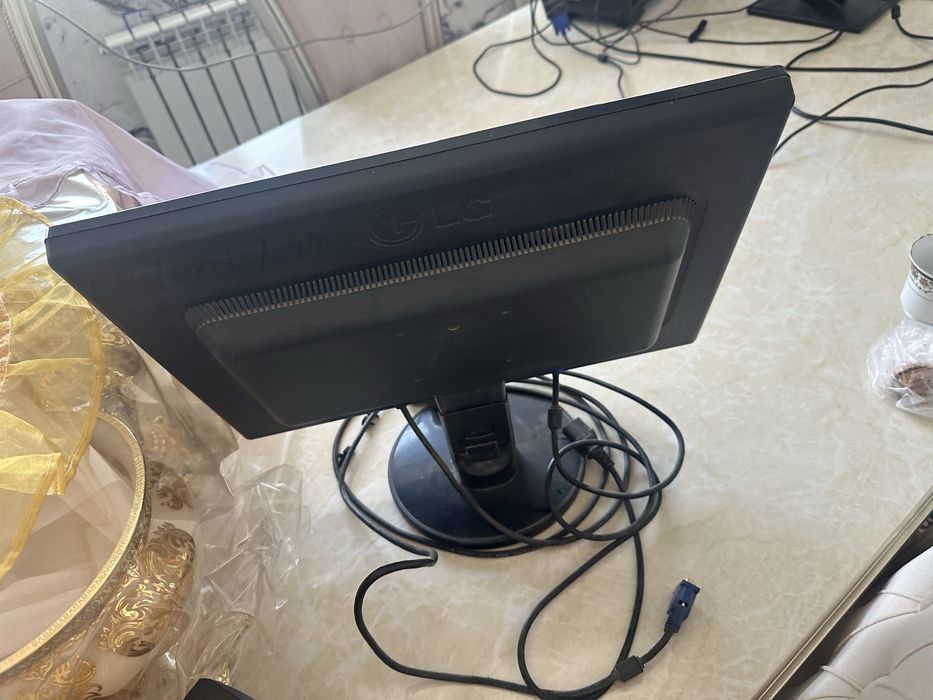 Продается монитор 19 дюм