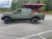 Vând Nissan Navara D40
