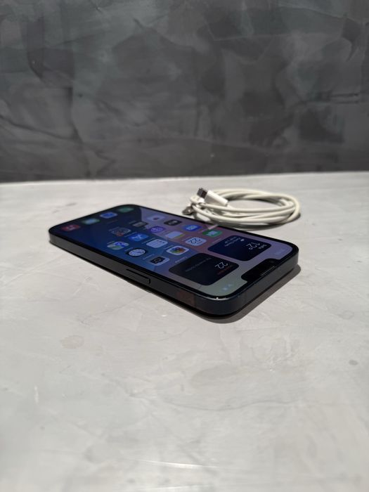 Перфектен Iphone 13 Midnight 128 GB